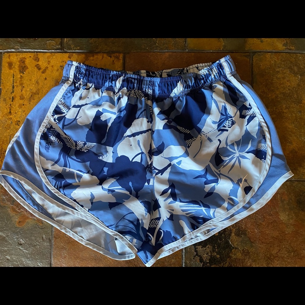 Nike, M, blue Tempo Shorts. Leaf print, dry fit